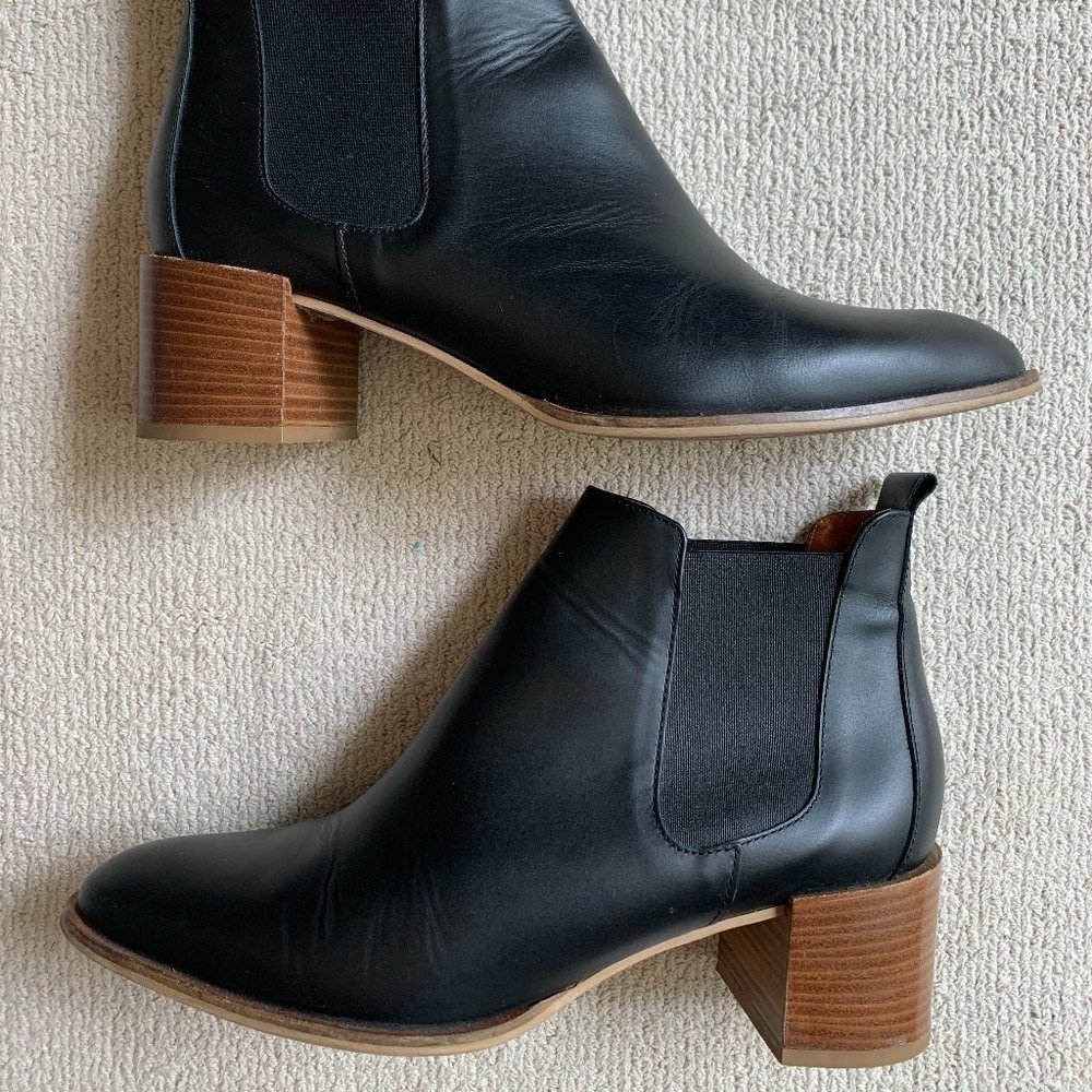 Everlane | The Heel Boot in Black w Natural Heel